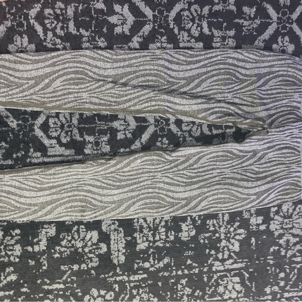 NVGTN Gray and Black Patterned Leggings